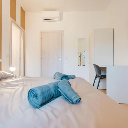 7 Per Gruppi E Viaggiatori - Stazione