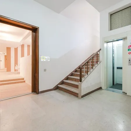 7 Per Gruppi E Viaggiatori - Stazione Guest house *