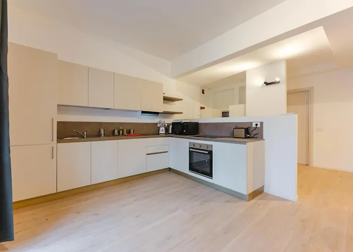 7 Per Gruppi E Viaggiatori - Stazione Guest house *