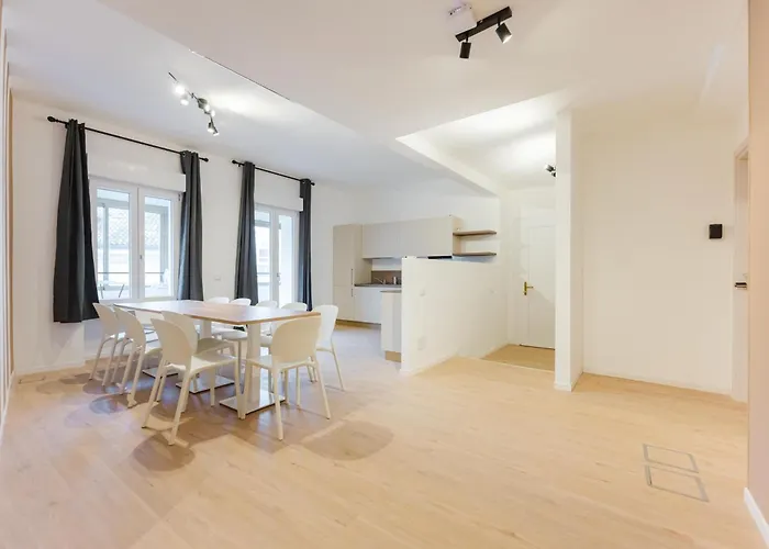 7 Per Gruppi E Viaggiatori - Stazione