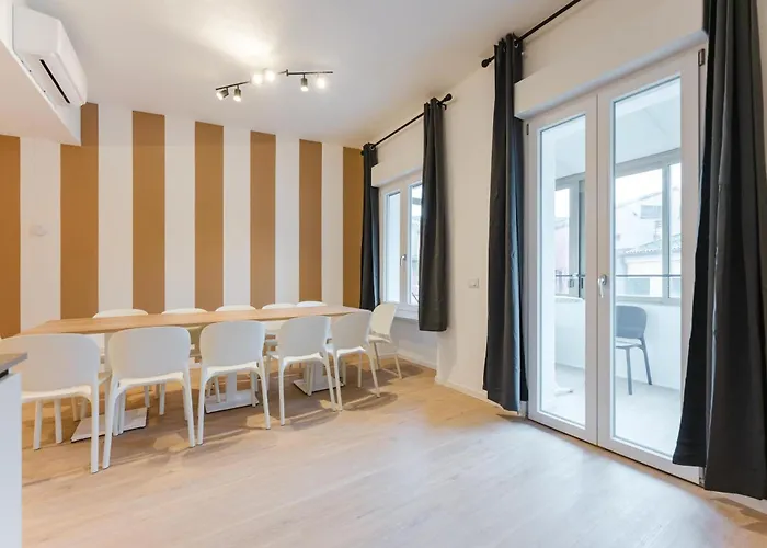 7 Per Gruppi E Viaggiatori - Stazione